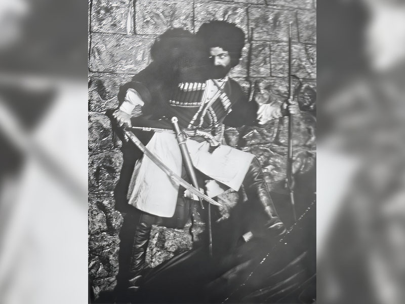 Сцена из спектакля «Хазби», 1937. В главной роли – Соломон Таутиев