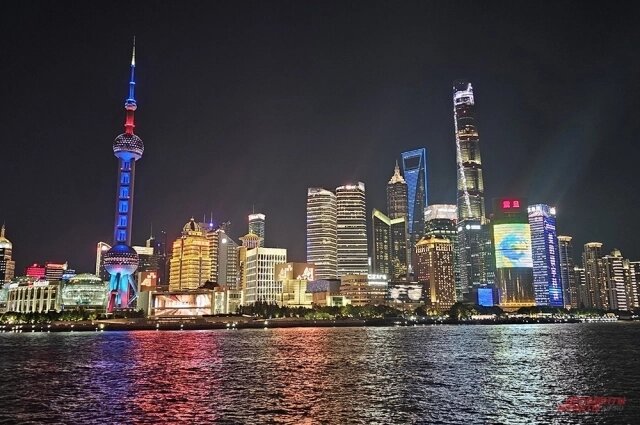    Китай привлекает сочетанием древности и футуризма. Фото: АиФ/ Георгий Зотов