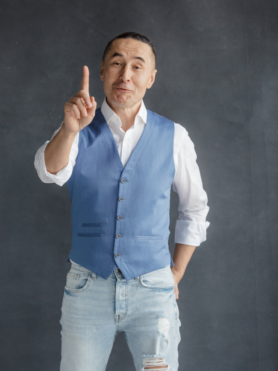 35 лет бизнес-практики
Президент API (Ассоциации профессиональных интернет -предпринимателей
Действующий предприниматель
Бизнес-стратег
Эксперт в области наставничества
Помог 453 предпринимателю стать миллионером
Лектор Российского общества «Знание»
Общественный деятель и просветитель в области бизнес-образования
Основатель обучающего сообщества SunTeam International с 1998 года.
лицензии  на осуществление образовательной деятельности  Nº 16-10/5576 