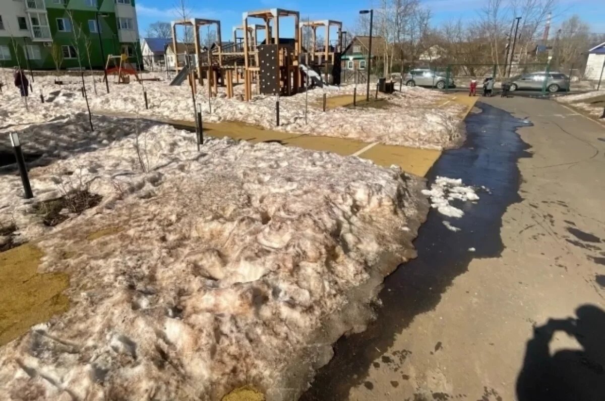    Жители Ижевска пожаловались на токсичную красную пыль в городе