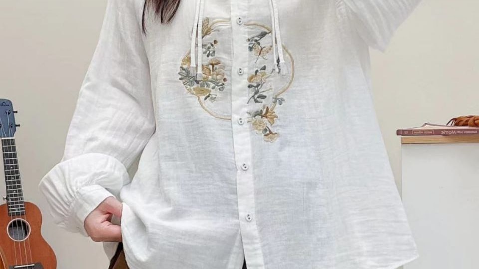 Нескучные белые рубашки и блузки до 2000р.