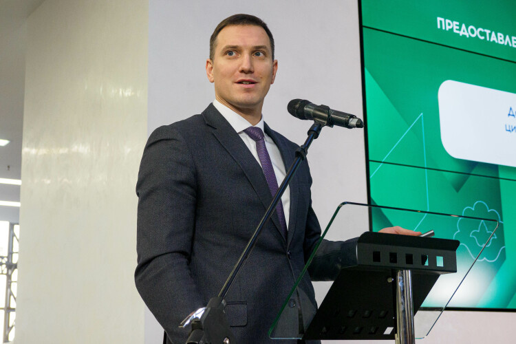 Илья Начвин рассказал, что направят средства на инфраструктуру, подготовку специалистов, интегрирование моделей в бизнес и госуправление, а также научные исследования Фото: «БИЗНЕС Online»