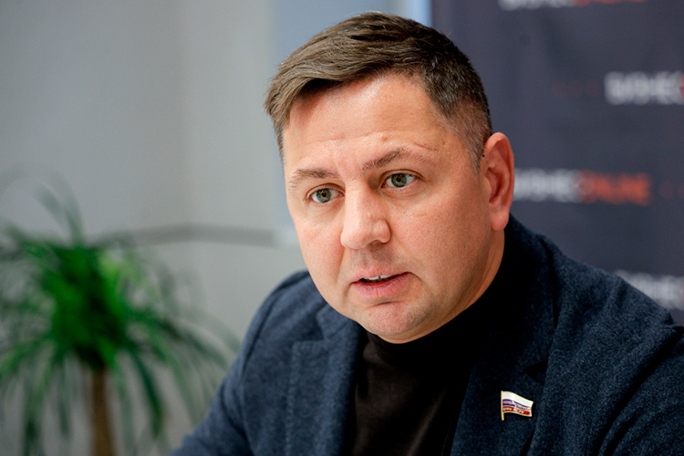    Илья Вольфсон: «За 20 лет жалоб на работу УК мы наконец-то подошли к тому, чтобы определить стандарты работы и положить их на бумагу».   
Фото: Андрей Титов