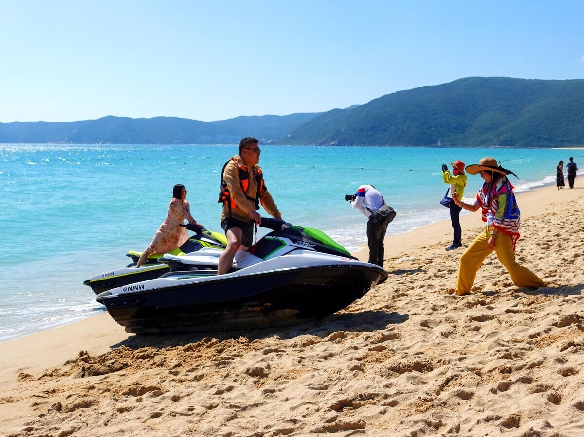    Туристы на острове Хайнань | © РИА Новости / Анна Раткогло