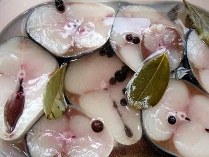 Как быстро засолить скумбрию за два часа