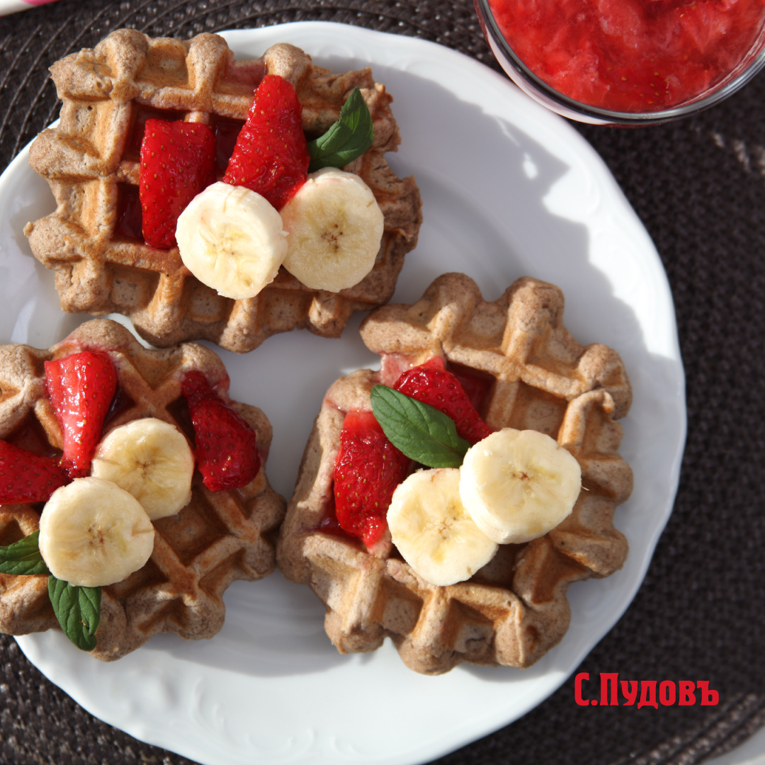 Полезный завтрак из протеиновых вафель