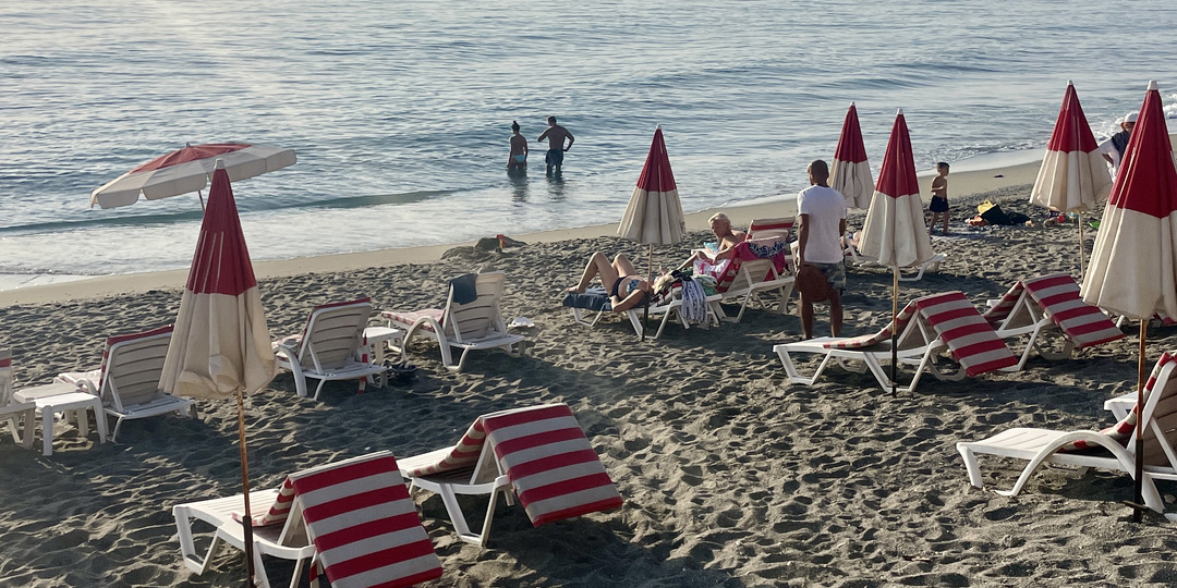 В Турцию на ПМЖ: честный отзыв москвички спустя 4 года. Школы без стресса, ВНЖ за $200.000 и бесплатный чай