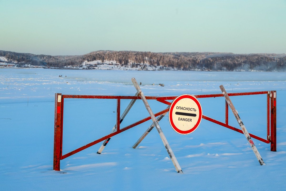    В Октябрьском районе закрывают два проходящих через Обь зимника