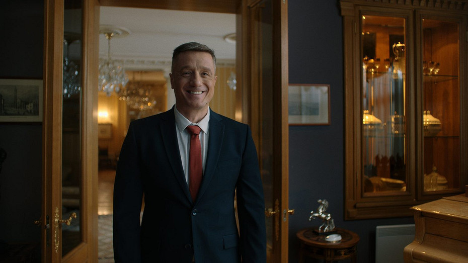 "Мы познакомились в небесах": Алексей Макаров рассказал подробности тайной свадьбы со стюардессой