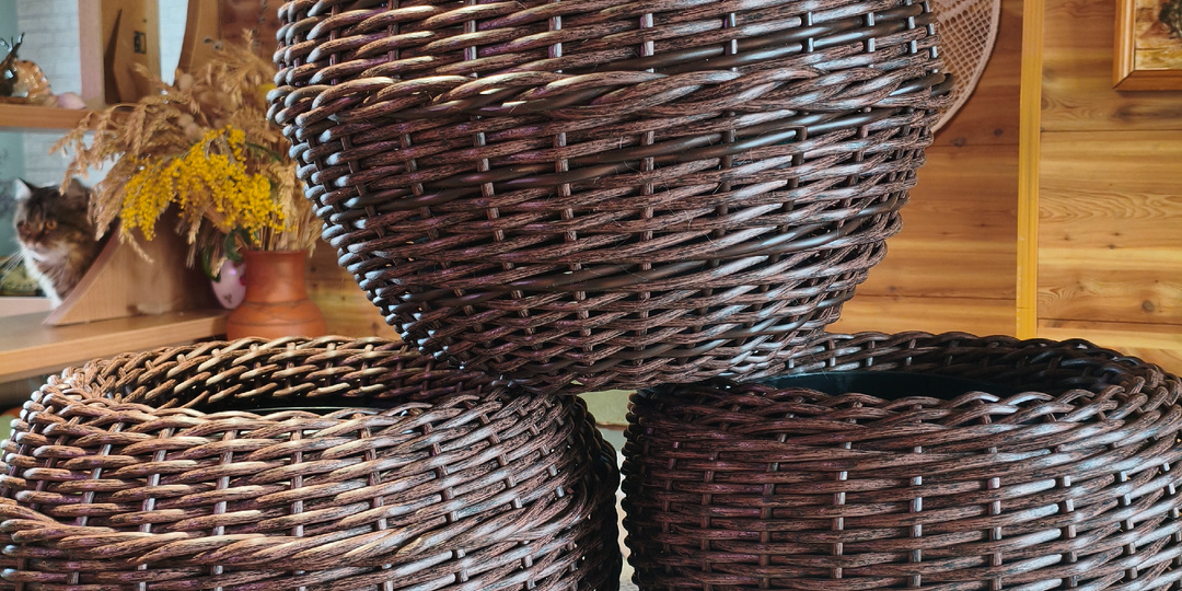 Корзины из ротанга.