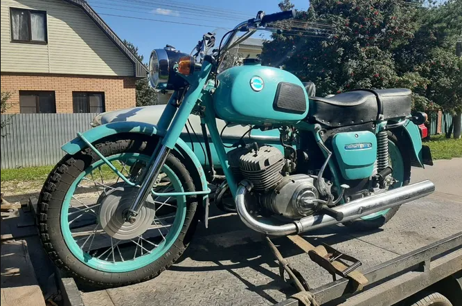    Иж-Планета-3Ломаковский музей