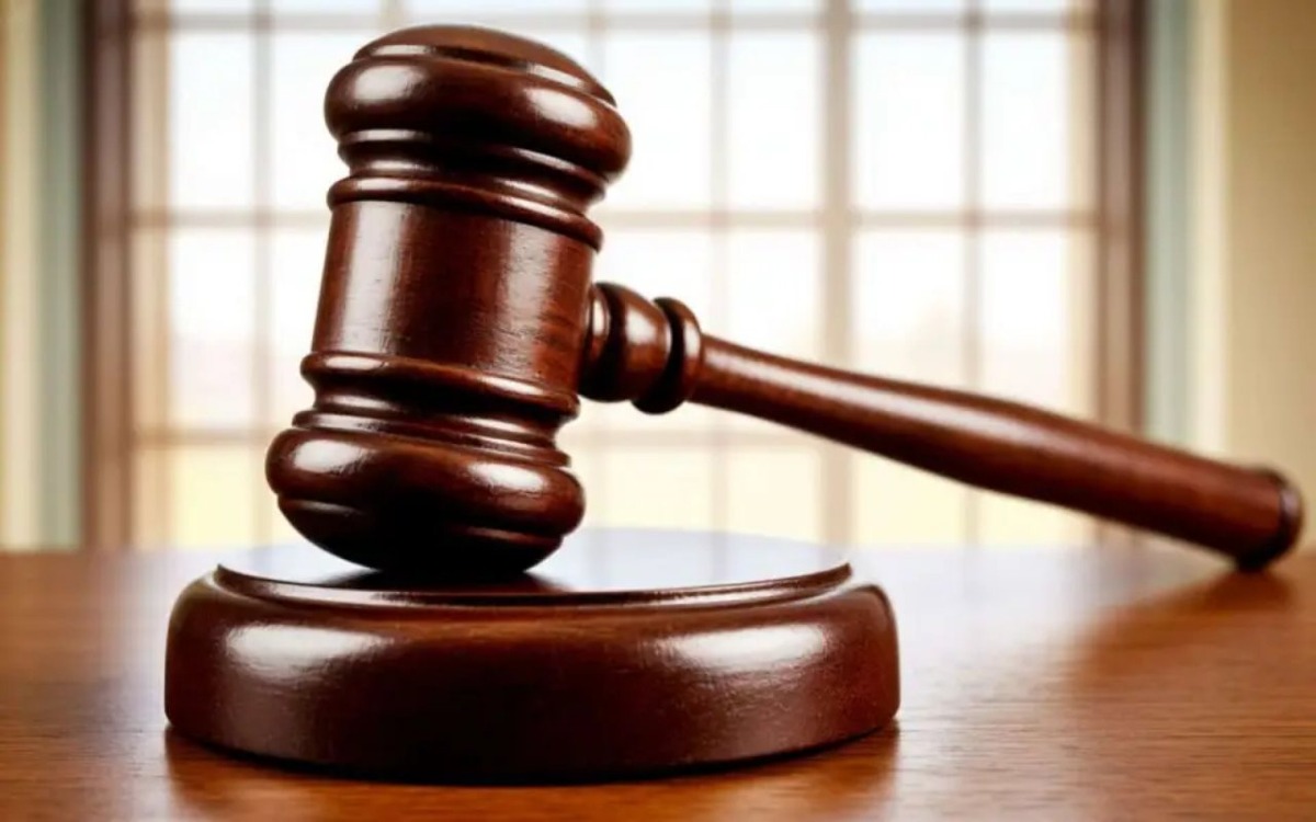    Елецкий рудник «Горняк» требует через суд 155 млн рублей с белорусского металлургического завода Иллюстрация: нейросеть «Шедеврум»