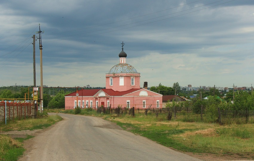 «Не будет у нас никаких мечетей, мы — христиане». Село встало против чужой стройки и выбило себе право на детский сад
