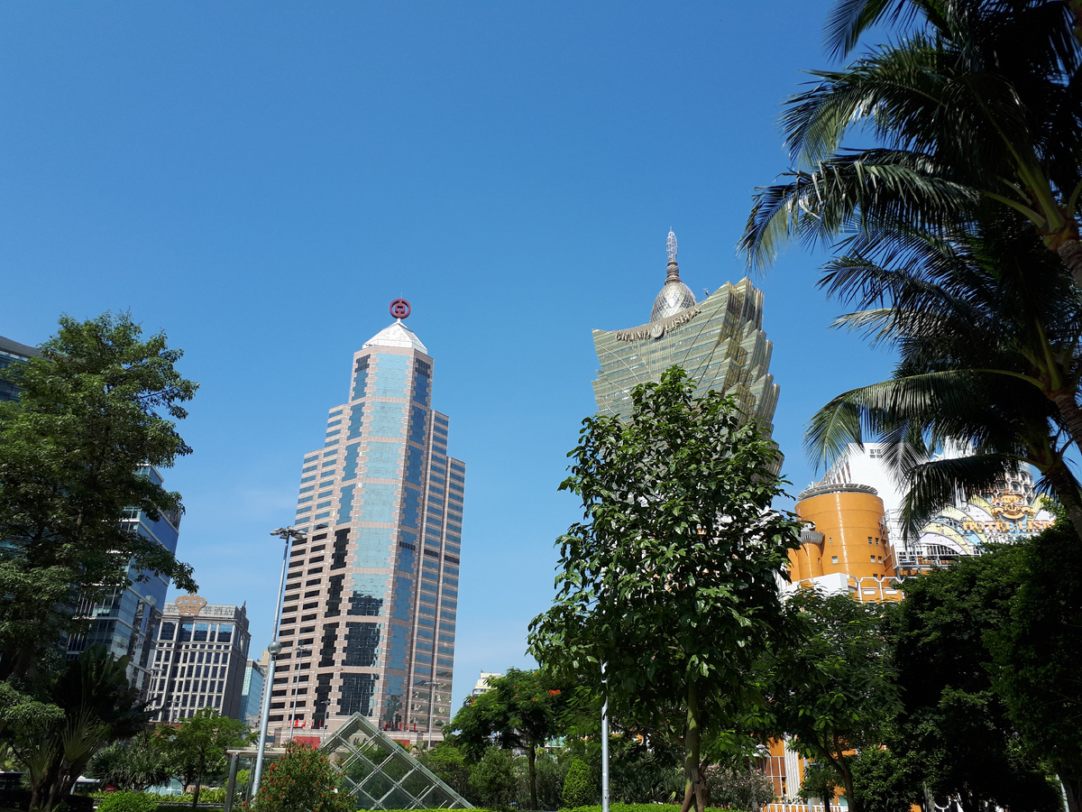 Ещё немного и знаменитое казино покажется целиком