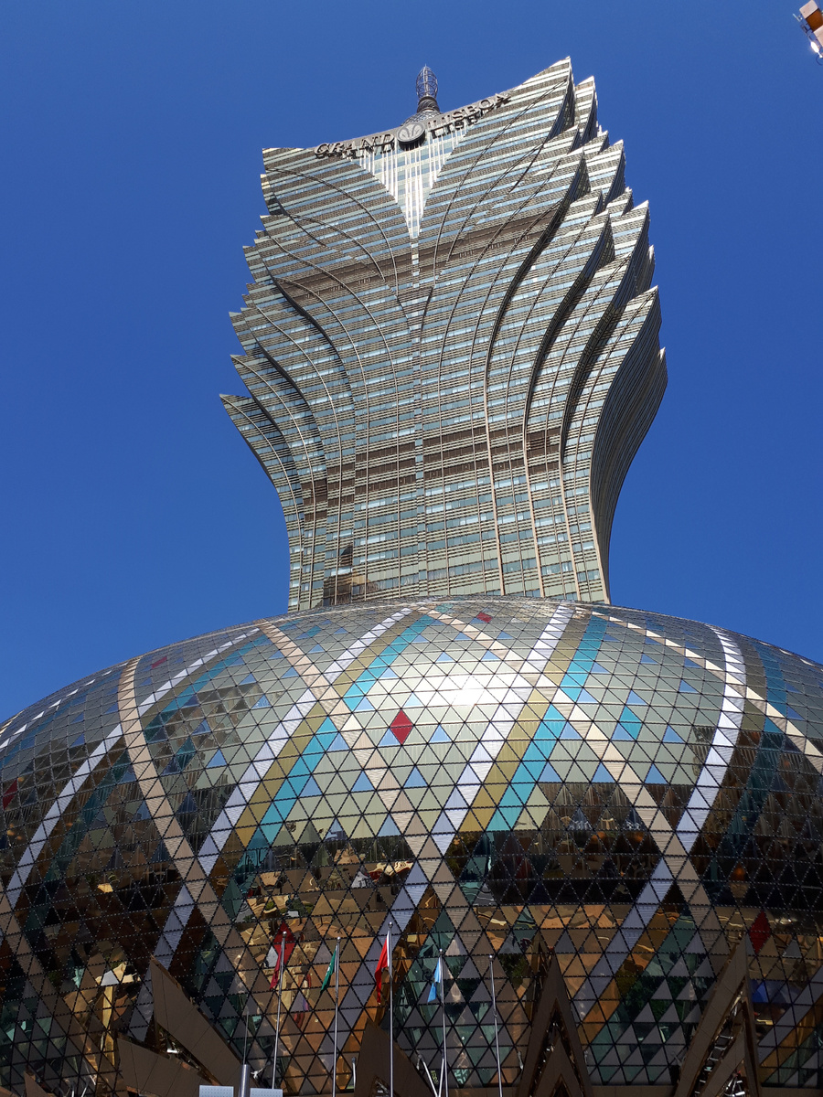 Блестит и сверкает...