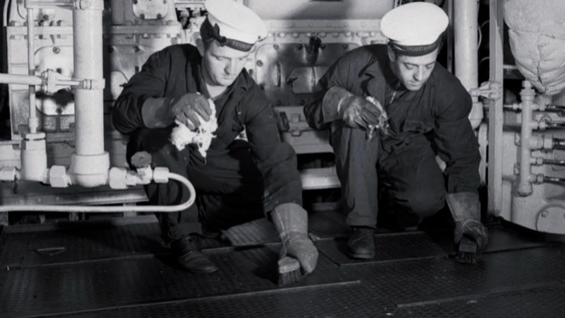 Зачем моряки натирали палубу до блеска, даже если она становилась скользкой