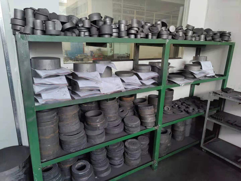 Для понимания процесса производства высокопроизводительного алмазного правящего ролика первым фундаментальным шагом является строгий отбор и подготовка сырья.
