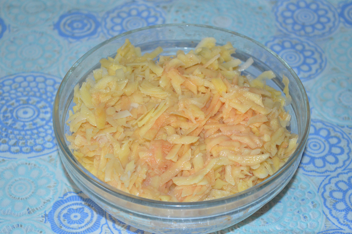 Картофельная запеканка с фаршем и сыром. Шаг 2.