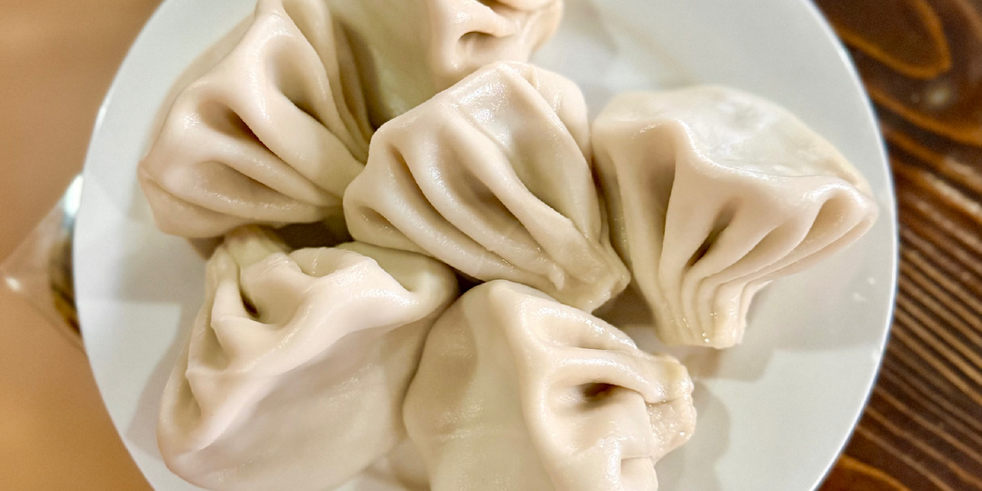 За этими хинкали едут со всей Москвы: где поесть вкусной грузинской кухни меньше чем на 1000 рублей?