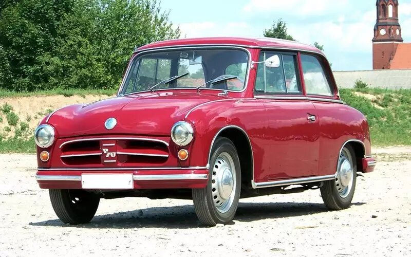 Немецкий Zwickau P70 с кузовом из дуропласта📷
