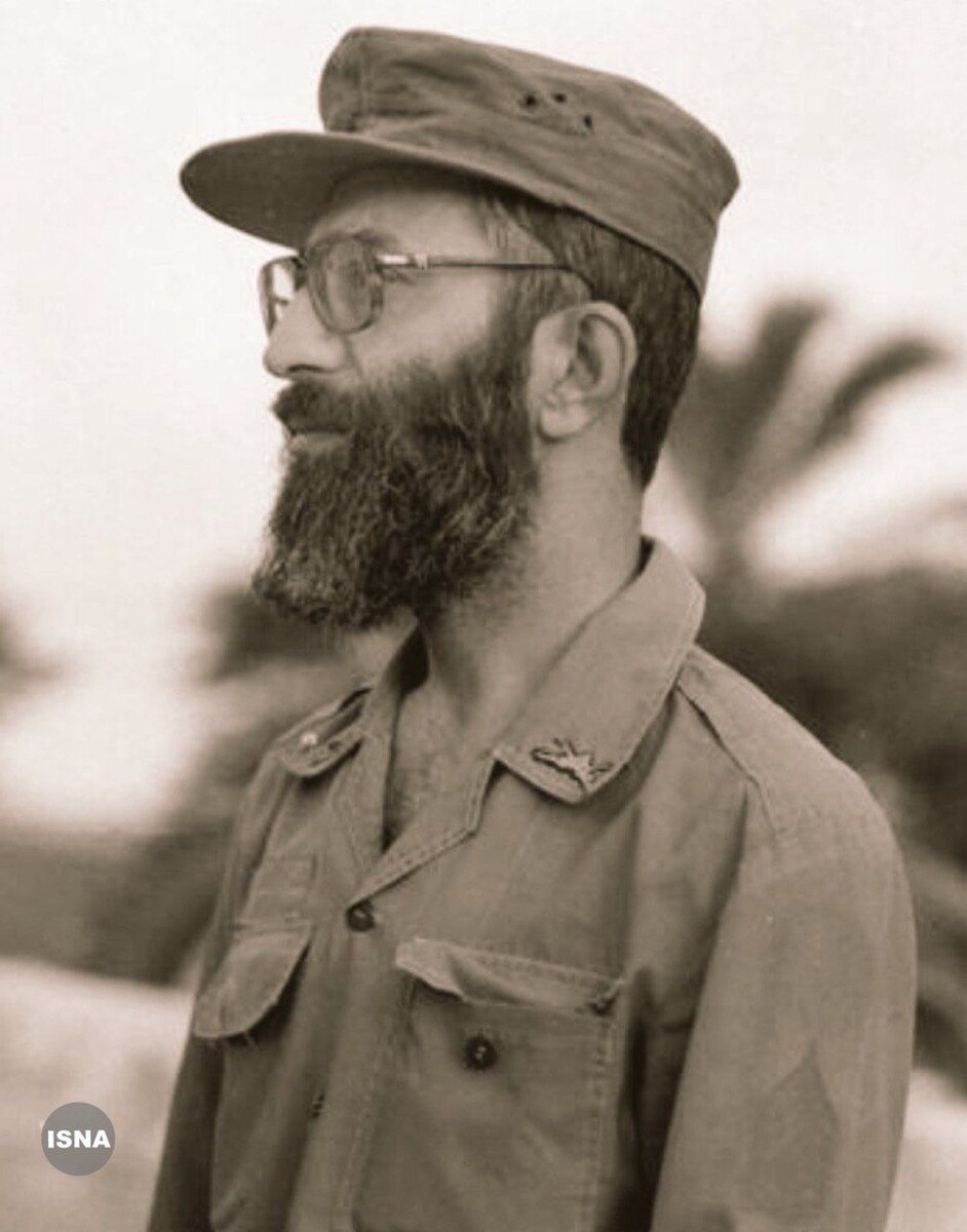 Молодой Али.