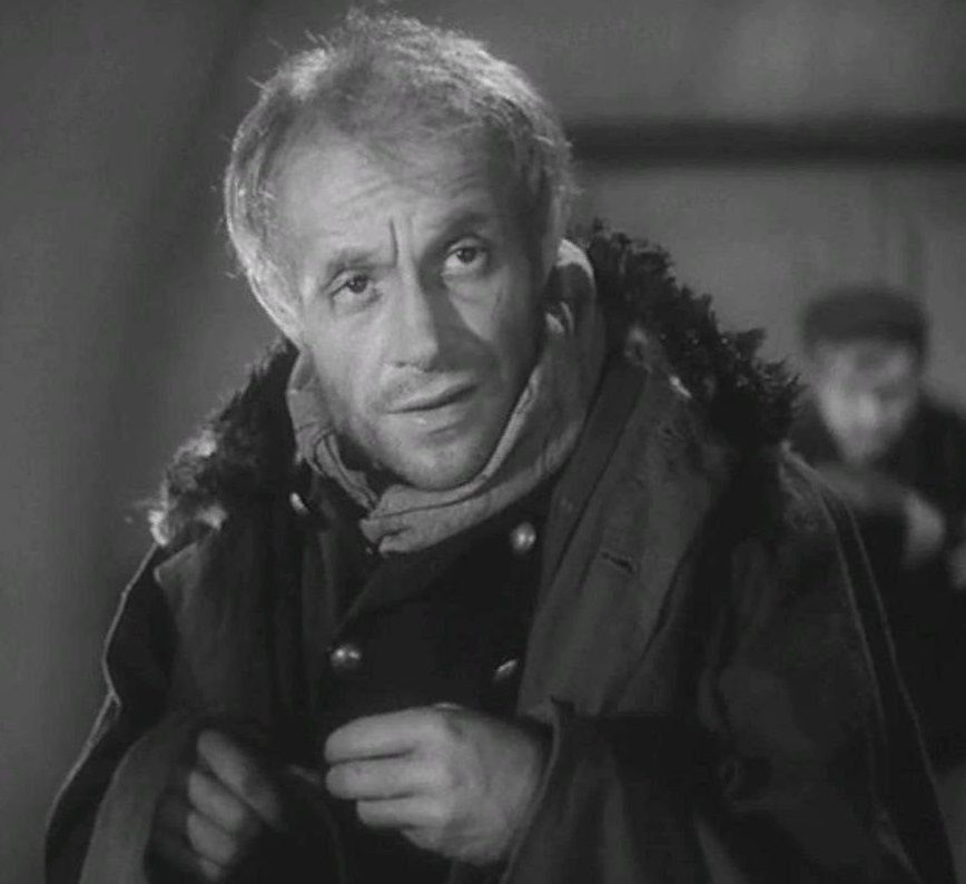 Кадр из фильма «Шинель» (1959). Кинопоиск.ру.