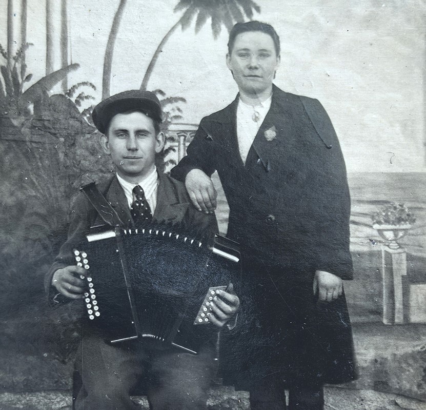    Молодая семья М.К. и Н.Я.Мещеряковых. Инна Березова