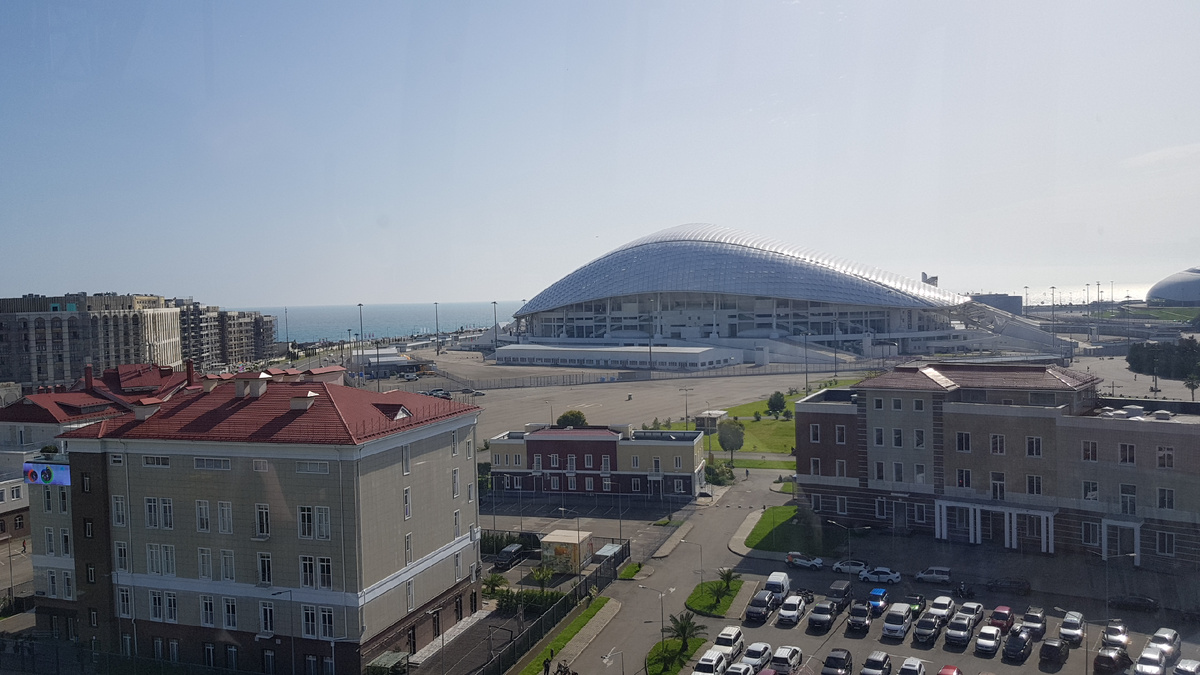 Вид с колеса обозрения на стадион «Фишт». Фото автора канала