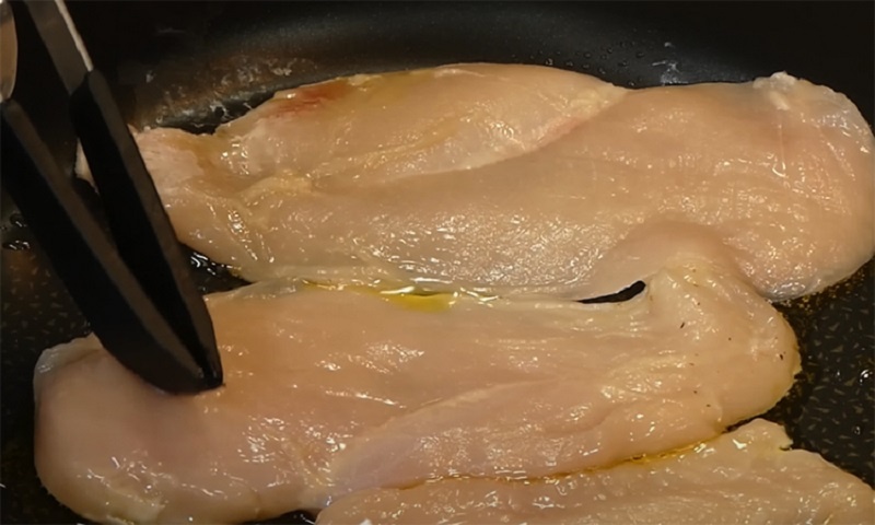 Необычная запеканка из макарон с курицей и сливками для идеального ужина