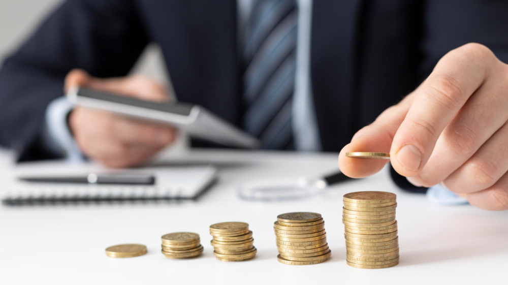    Депозиты дают 16 % годовых: россияне массово несут деньги в банки — успевайте до конца марта