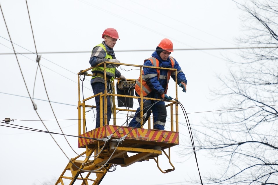   Энергетики восстанавливают энергоснабжение в Запорожской области Архив "КП"