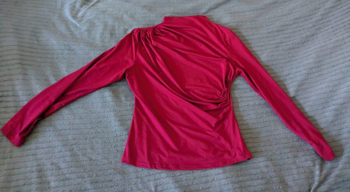 Асимметричный лонгслив за 100 рублей 