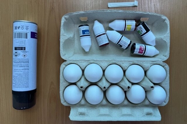    Набор, который нужен для окрашивания яиц пеной для бритья. Фото: АиФ-Северный Кавказ