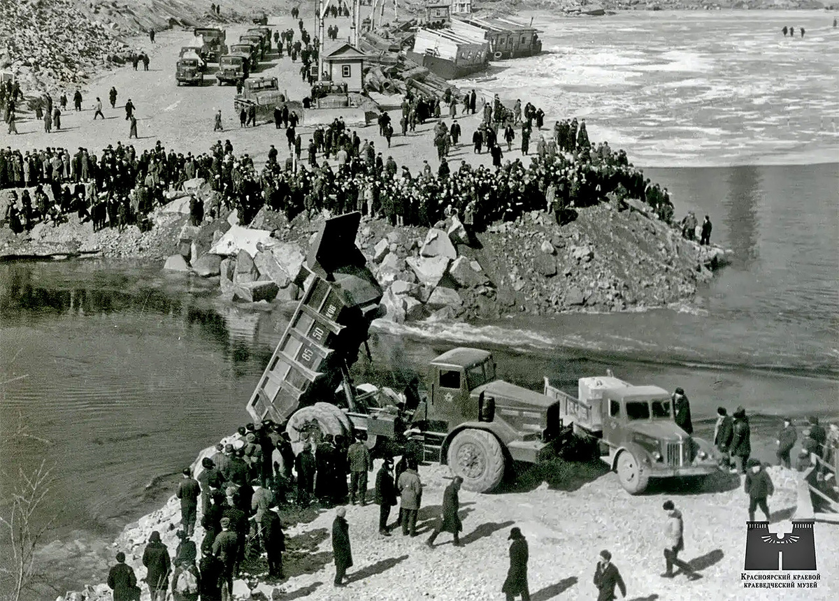     Перекрытие Енисея и сегодня, спустя более чем полвека, выглядит грандиозным событием