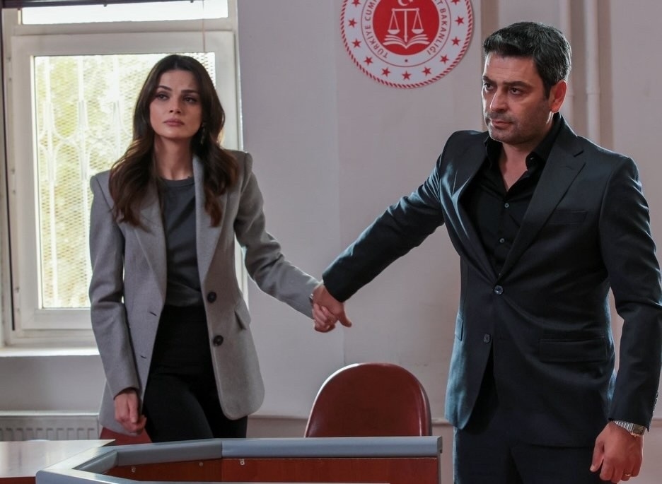 кадр из сериала "Далекий город"