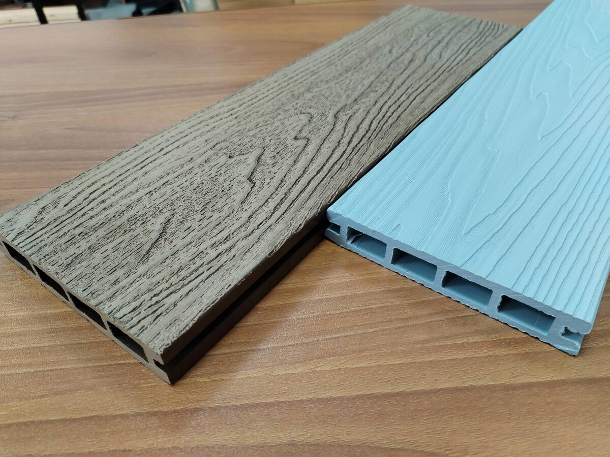 Доска ДПК (слева) и МПК (справа)