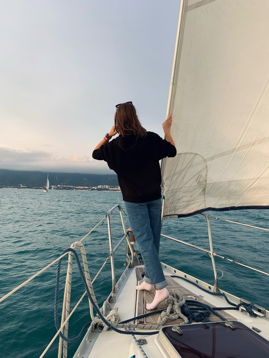 Яхта "Азария"