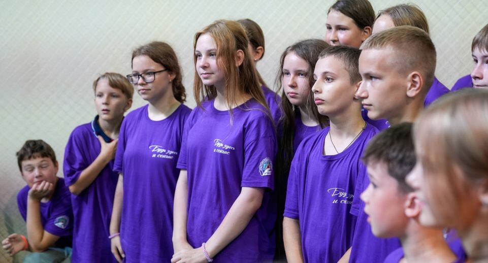    Андрей Воробьев пообщался с детьми участников СВО в подмосковном лагере «Литвиново» / Медиасток.рф