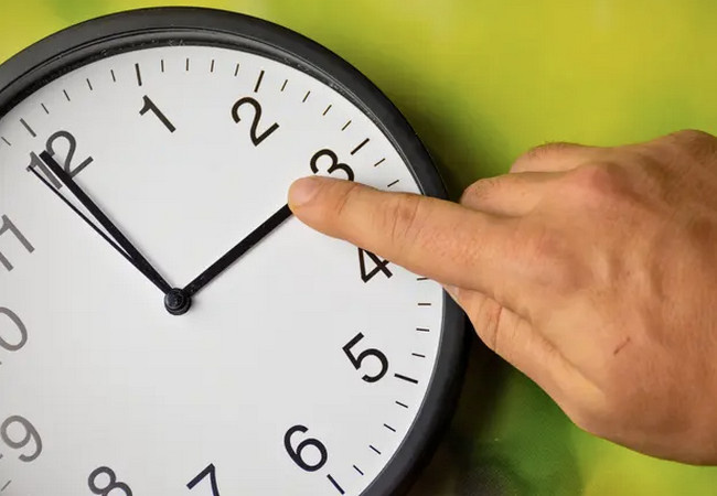 Испания переходит на летнее время: в ночь на 29 марта часы переведут на час вперёд