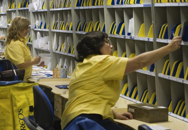 Почта вместо миграционной службы: Испания запускает массовую легализацию мигрантов