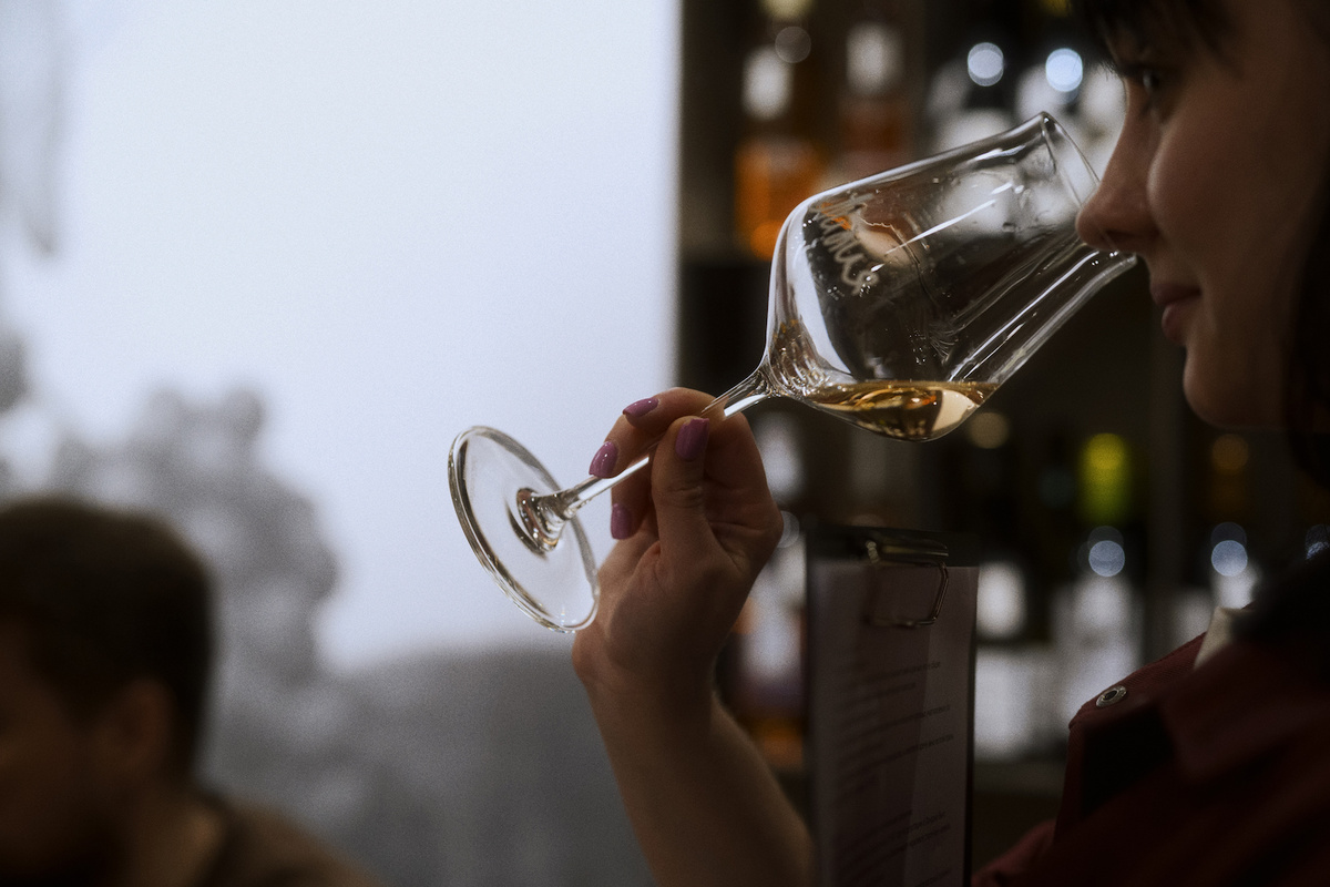     Аналитический язык винного погреба с Дмитрием Мережко