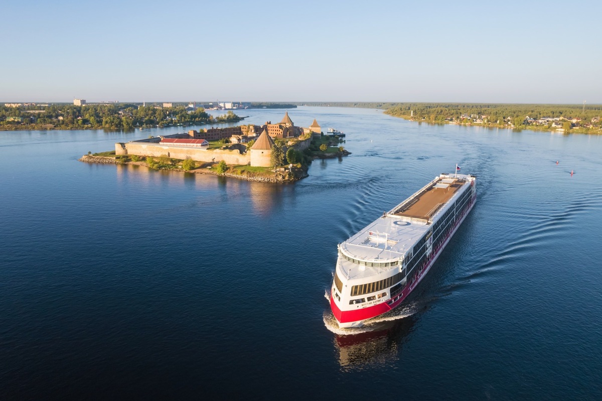     Вино и вода: энокруизы и гастрономические открытия от «ВодоходЪ»