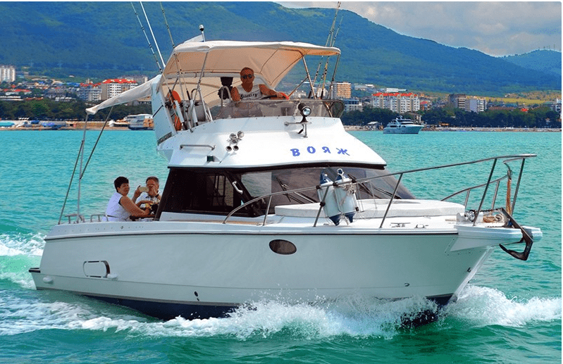 Аренда катера Вояж в Геленджике