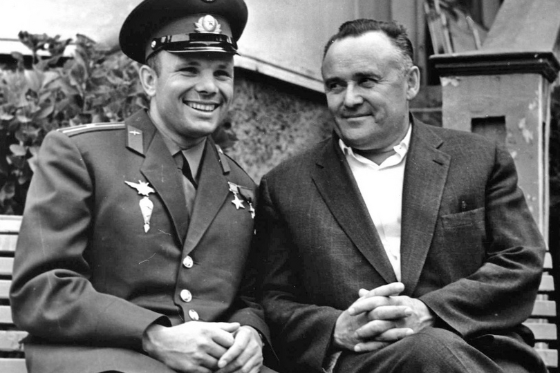 Первые в космосе. Люди, которые начали эру пилотируемой космонавтики.