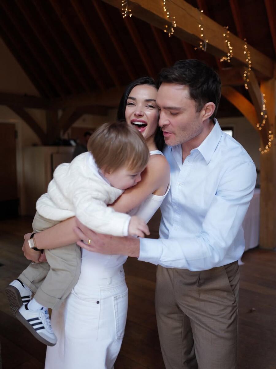 Эми Джексон и Эд Вествик с сыном Оскаром