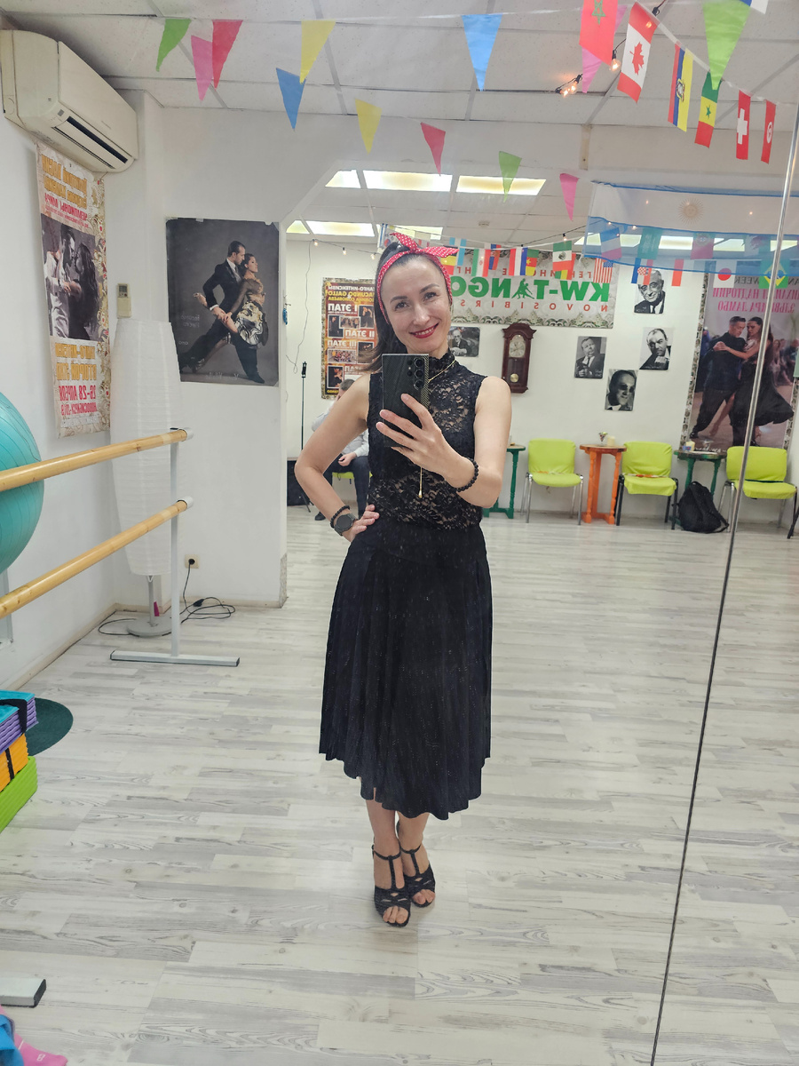 Март-2026, 56 кг, хожу на уроки танго и зумбы, не ем после 19:00 часов - слежу за составом тарелки - С - система:)