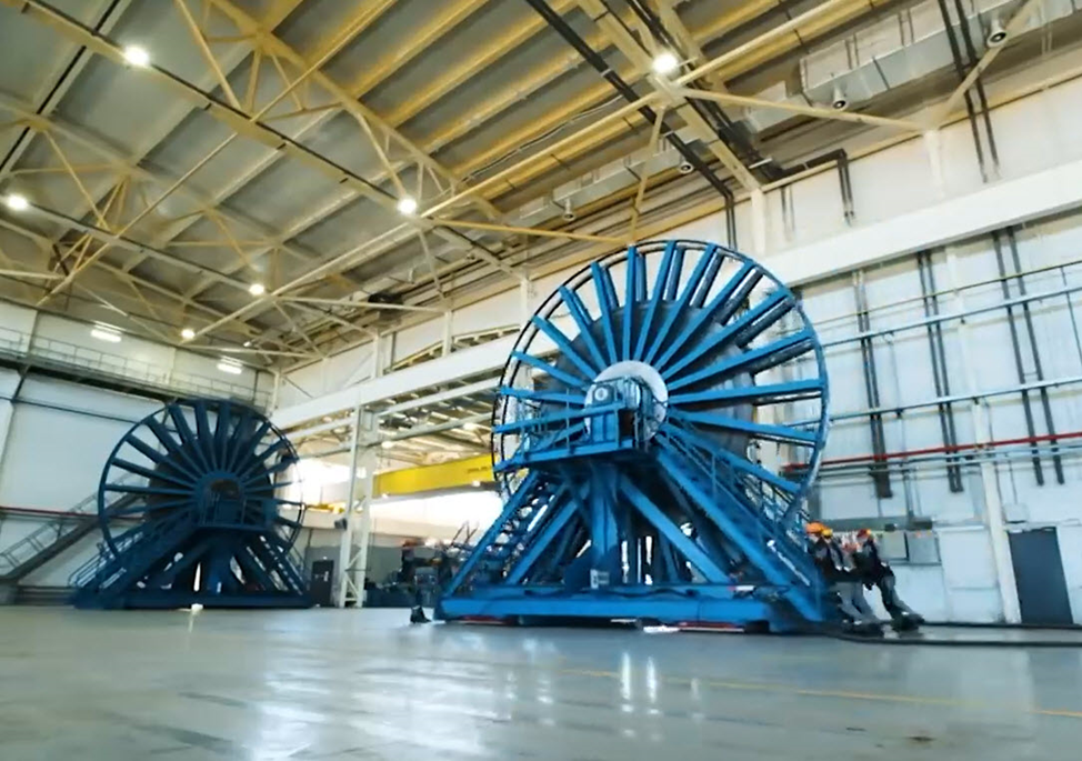 Вес барабана-накопителя с лентой достигает 40 т. Снимок взят из https://estm-tula.com/about-us.html