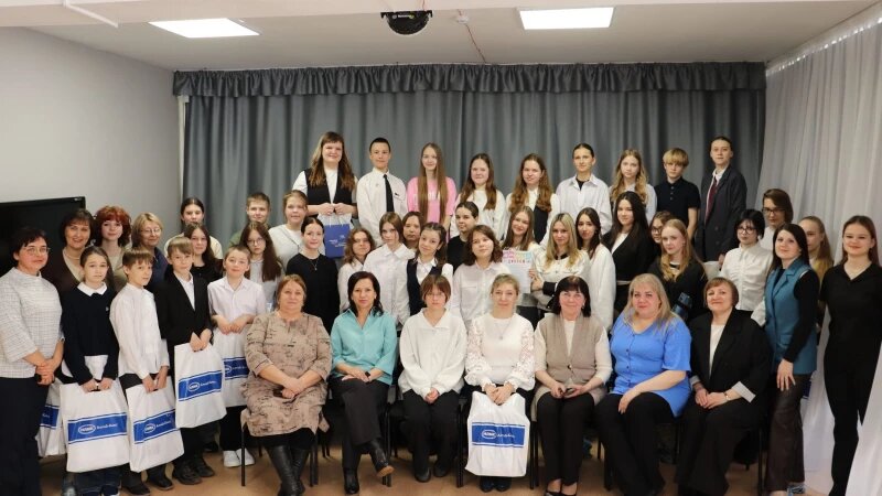     Участники первого открытого городского фестиваля школьников и студентов «Медиа-Сфера». Фото предоставлено ЦДТ Заринска.