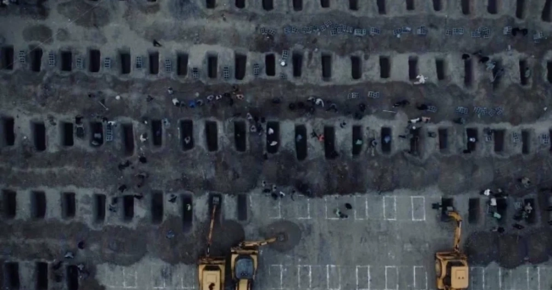 Фото того, как в Иране роют могилы для 170 школьниц, убитых в первые минуты ваойны пшокировали мир, но в Израиле по преженму верят - все это придумано