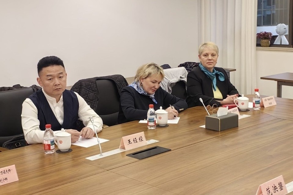    Студенты и преподаватели Мариуполя смогут отправиться в КНР на летних и зимних каникулах. Фото: МГУ имени А.И. Куинджи